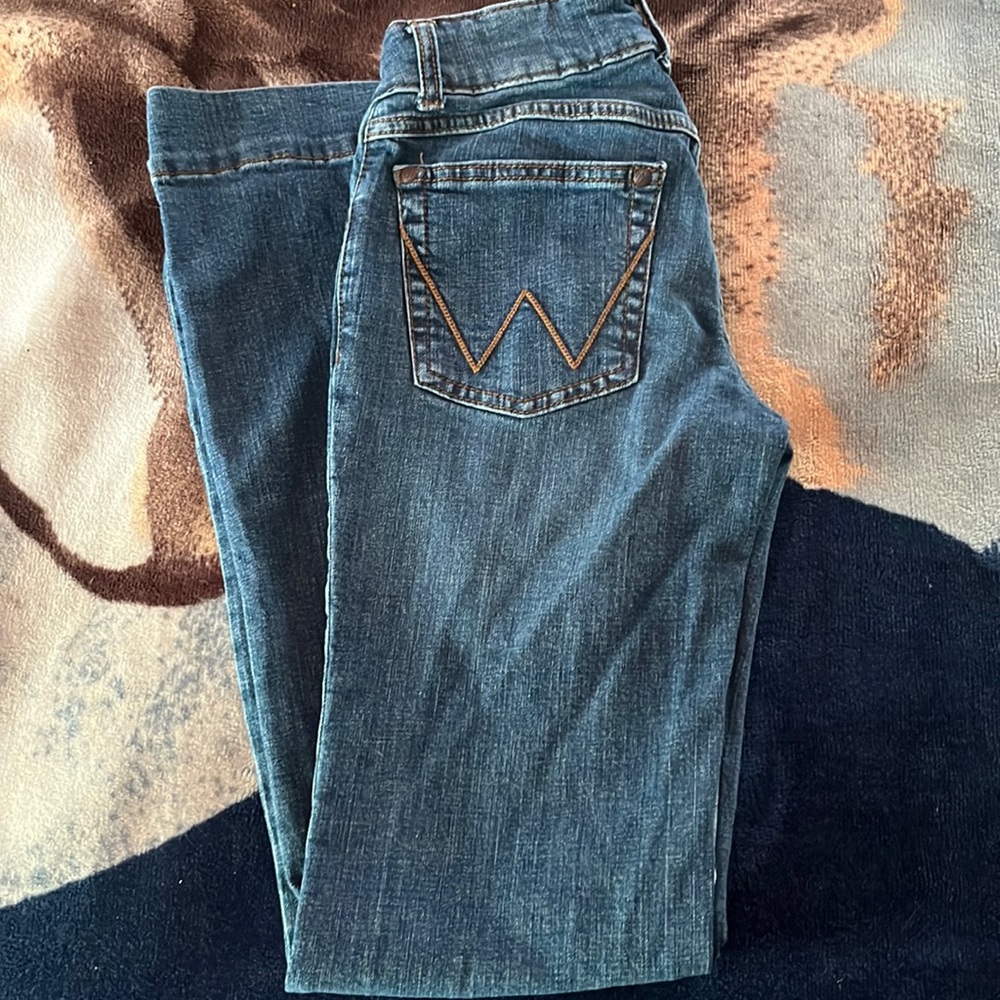 Color(blue) size(1•34)